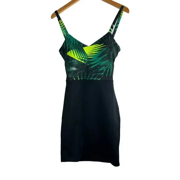 NWT Fabletics Malindi Criss Cross Cut Out Strappy Dress Green Black Leaves Small - Picture 3 of 14